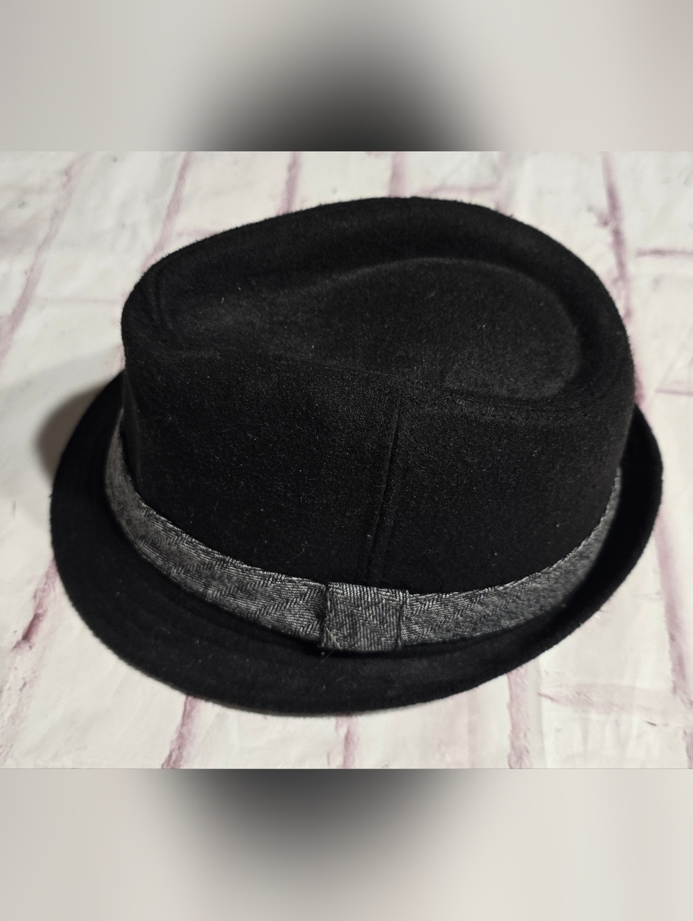 Linea Uomo Classic Black Felt Fedora with Gray Band